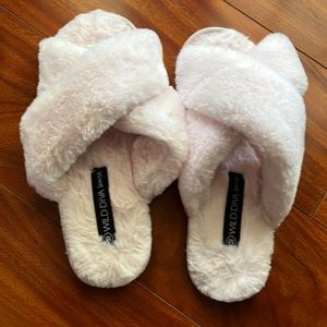 Wild Diva Lounge Pink Slippers M